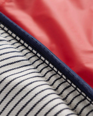 Détail de la coupe de la veste Homecore - Repeat - Navy, parfaite pour les looks casual de la saison SS25.