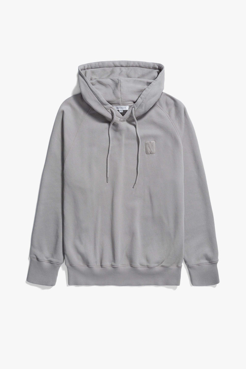 Sweat à capuche relaxé Marten en gris de Norse Projects, une pièce essentielle pour le style moderne.