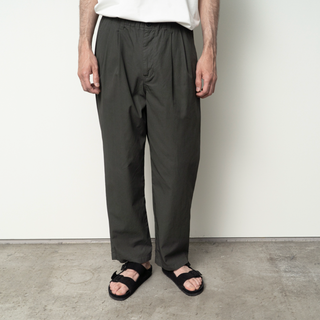 Still by hand - Garment-dye 2 pleat pants - D.olive