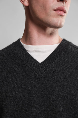 Armen Pull Col V - Charcoal