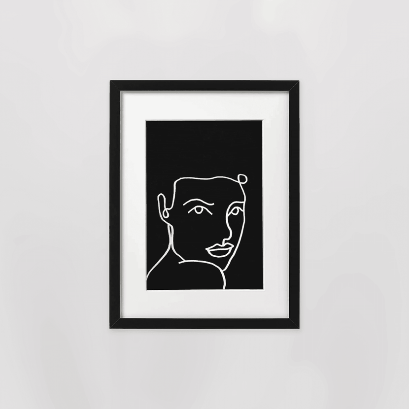 Illustration minimaliste d'un visage présentant des lignes blanches sur fond noir, encadrée de blanc et noire, intitulée 'Sasha - Black' par le vendeur Encré.